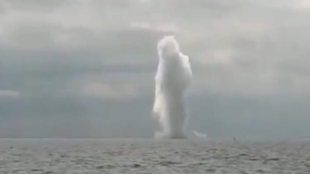 EOD brengt historische zeemijn tot ontploffing in Markermeer