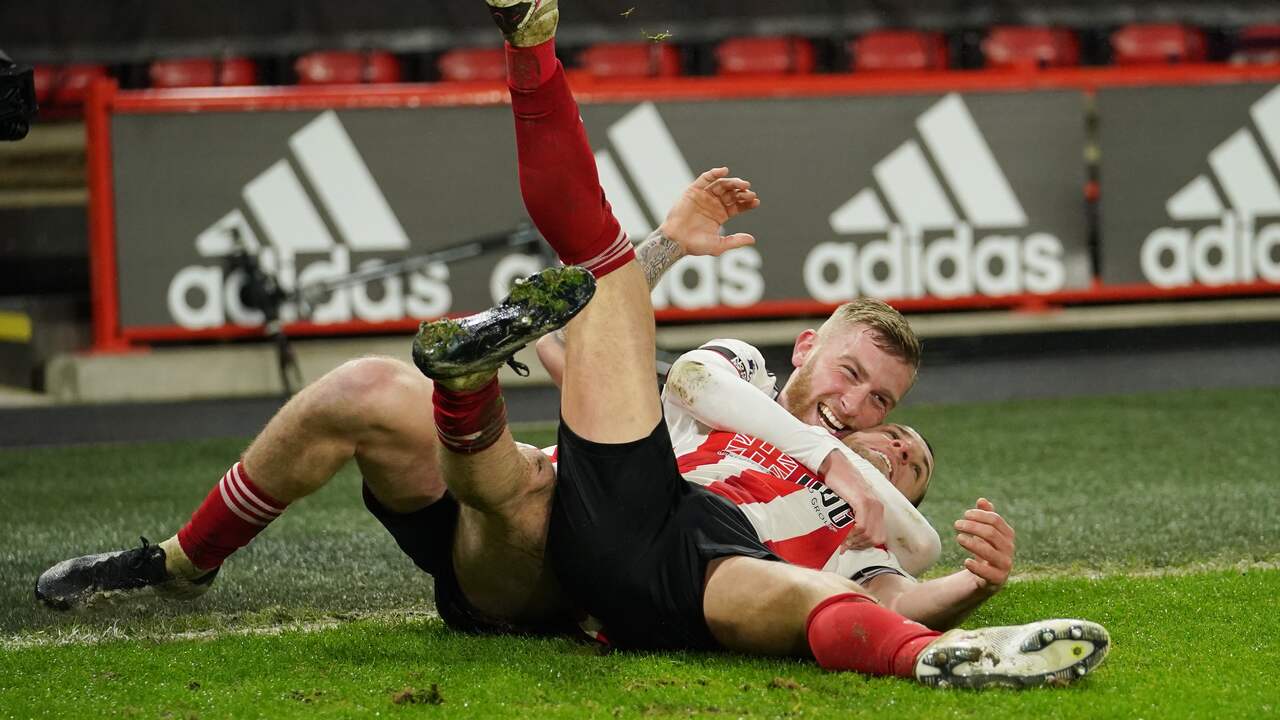 Dolle vreugde bij Sheffield United na de 1-2 van Billy Sharp.