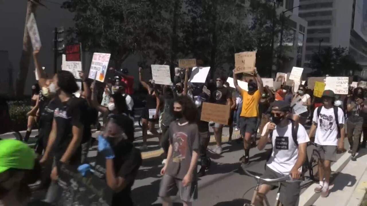 Beeld uit video: Opnieuw protesten tegen politiegeweld in VS