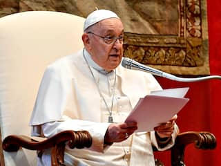 Paus Franciscus wil dat het draagmoederschap overal ter wereld wordt verboden