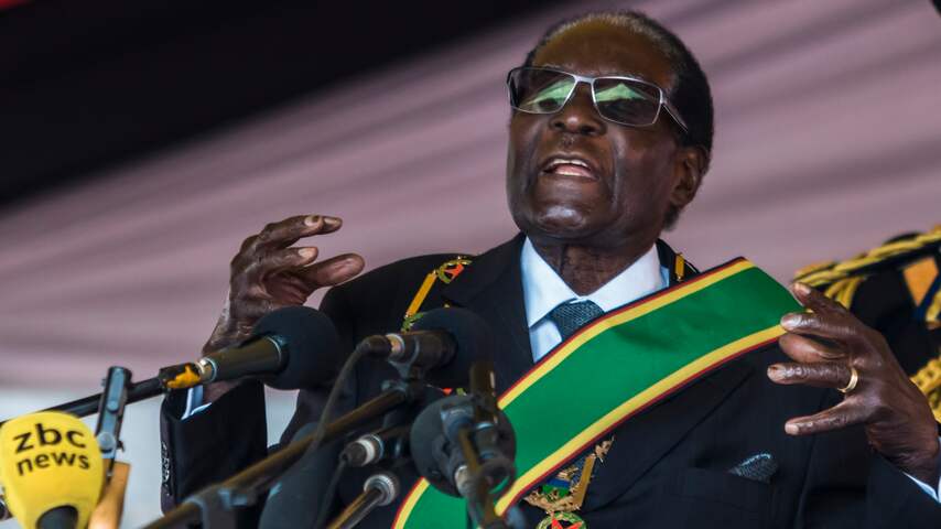 Dictator Mugabe na 37 jaar afgetreden als staatshoofd Zimbabwe