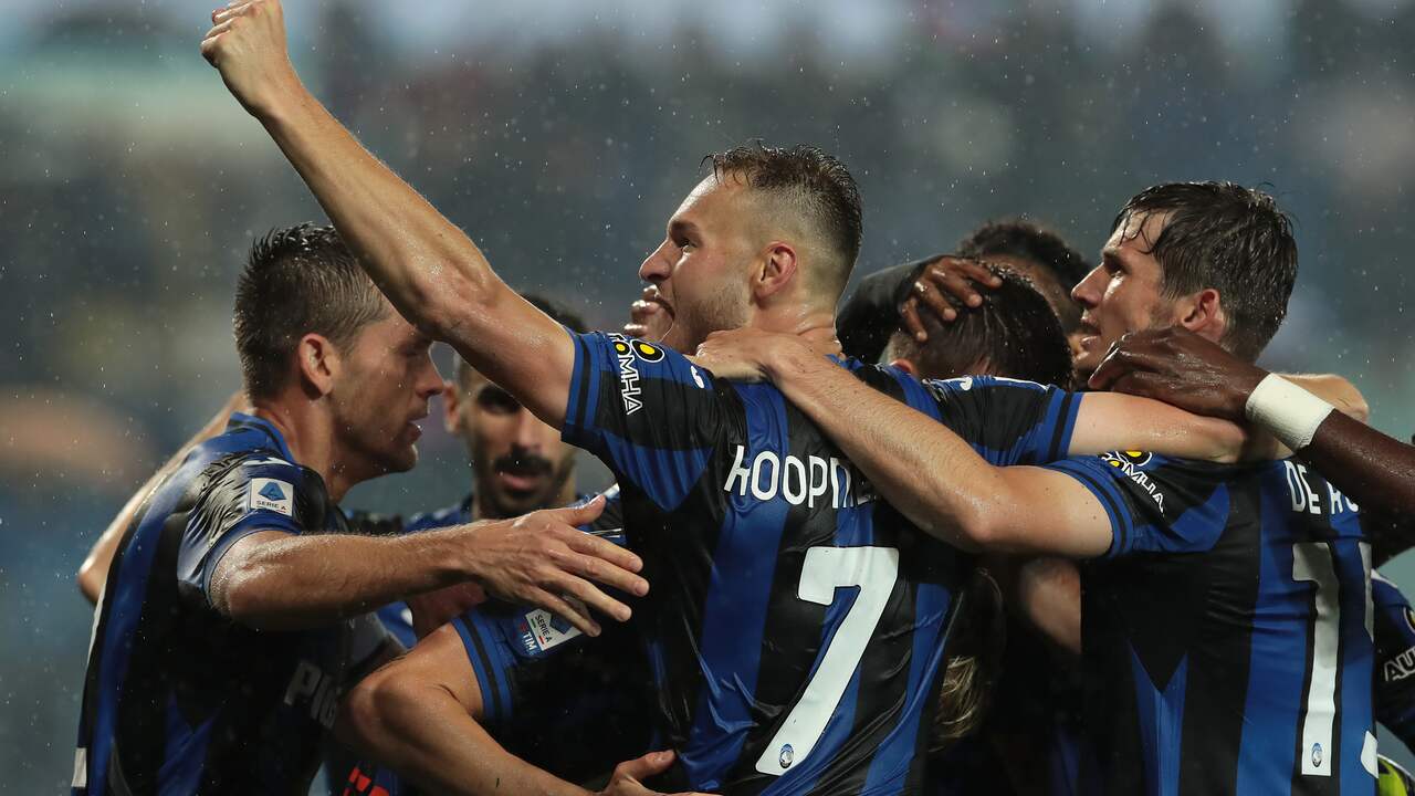 Koopmeiners beleeft droomavond met hattrick en weergaloze goal voor Atalanta | Voetbal