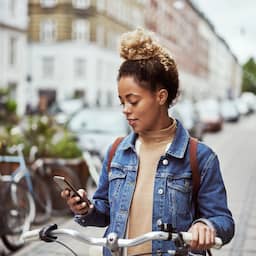 WhatsApp test functie om inhoud van doorgestuurde berichten te googelen