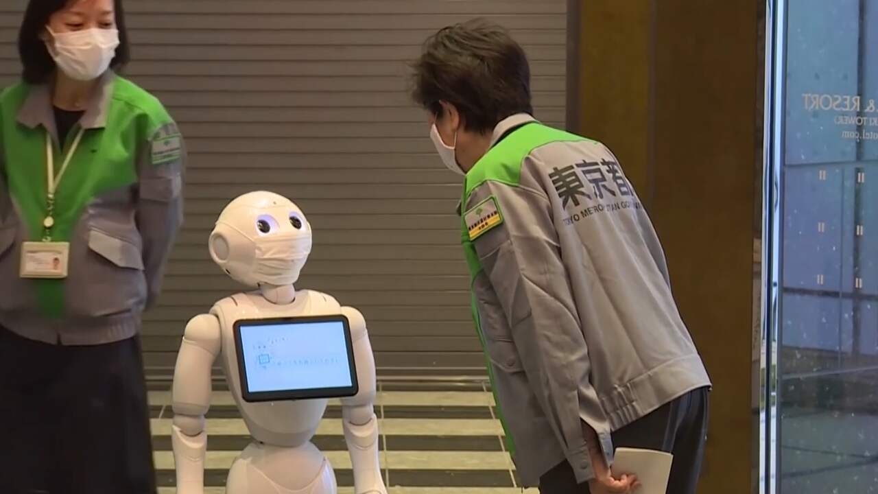 Beeld uit video: Robots verkleinen besmettingsrisico in hotels in Tokio