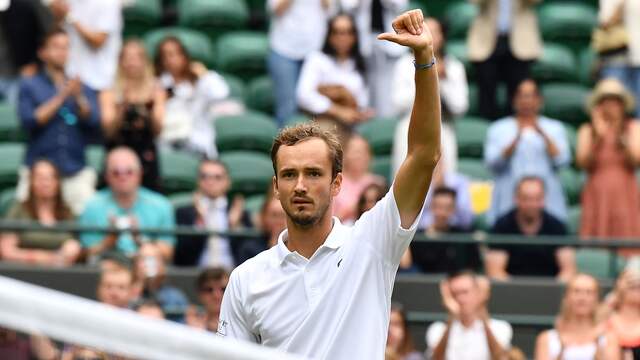 Daniil Medvedev rekende eenvoudig af met het Spaanse talent Carlos Alcaraz.