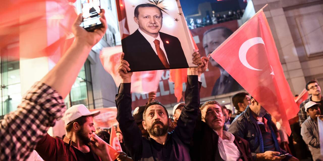 Nipte meerderheid Turkije stemt voor grondwetswijziging