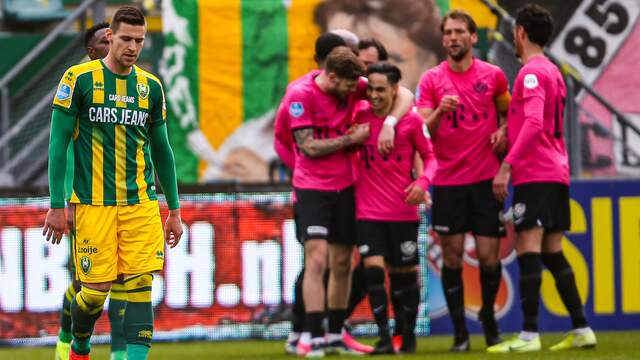 FC Utrecht viert de 0-3 van Othman Boussaid.