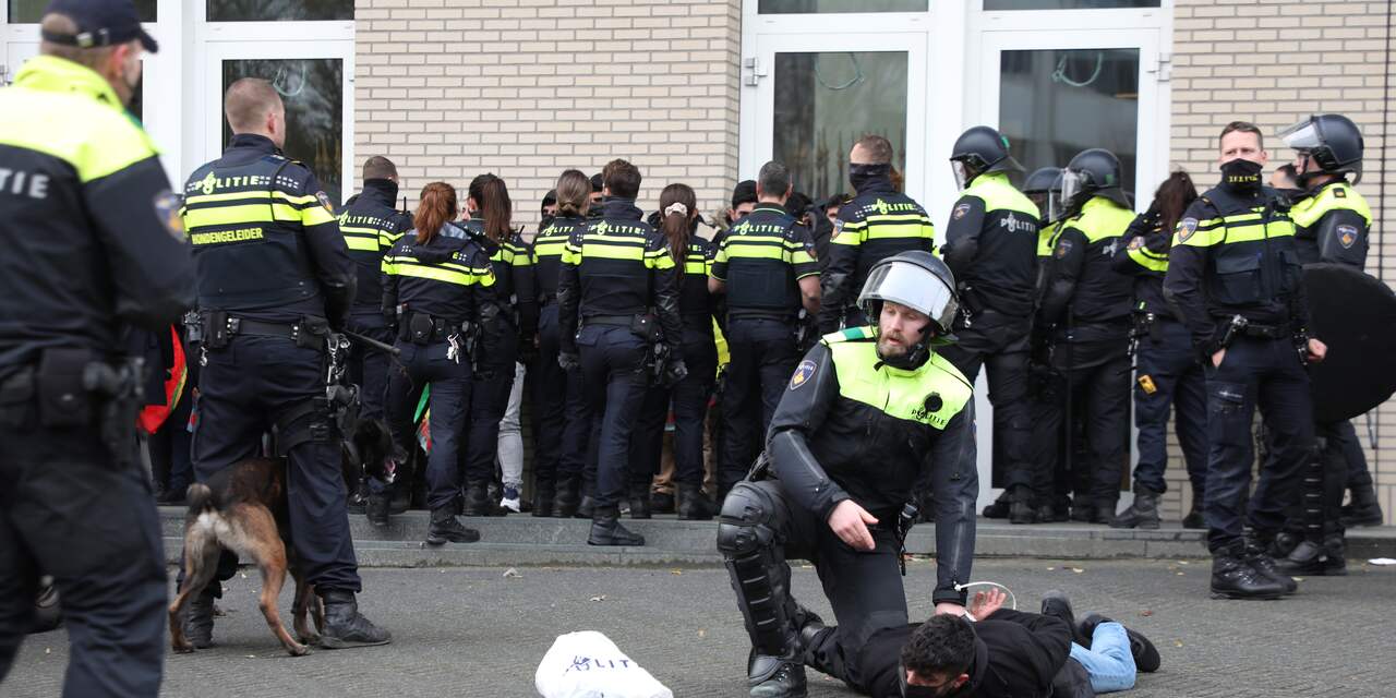 Tientallen aanhoudingen na bestorming van OPCW-pand in Den Haag