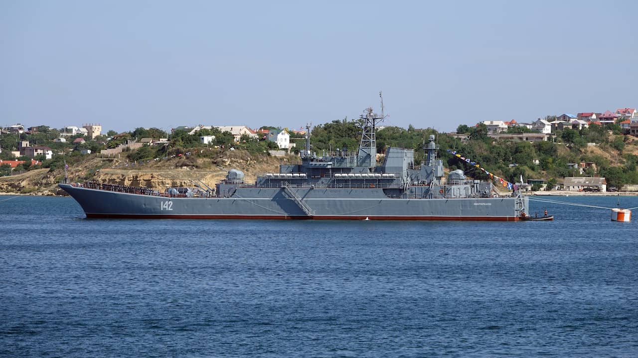 Una nave russa è stata danneggiata in un grave attacco ucraino al porto di Crimea  Guerra in Ucraina