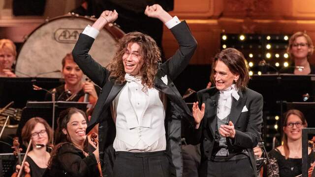 Lucas Hamming viert zijn overwinning in Maestro 2019