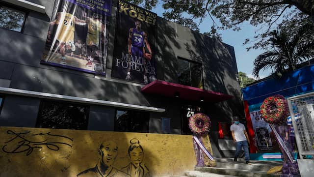 Fans uit de Filipijnen bezoeken de naar de Bryant vernoemde sporthal in Valenzuela. Bryant is altijd erg populair geweest in de Filipijnen, waar basketbal de grootste sport is.