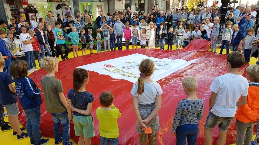 Wereldrecordpoging grootste scheetkussen in Utrecht
