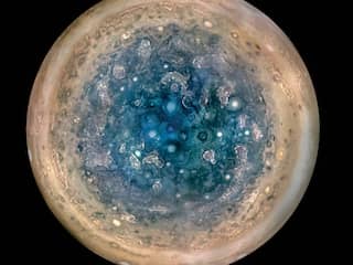 Cyclonen op Jupiter door Juno