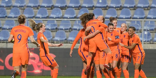 Liveblog: Oranjevrouwen boeken ruime overwinning op Slowakije (gesloten)