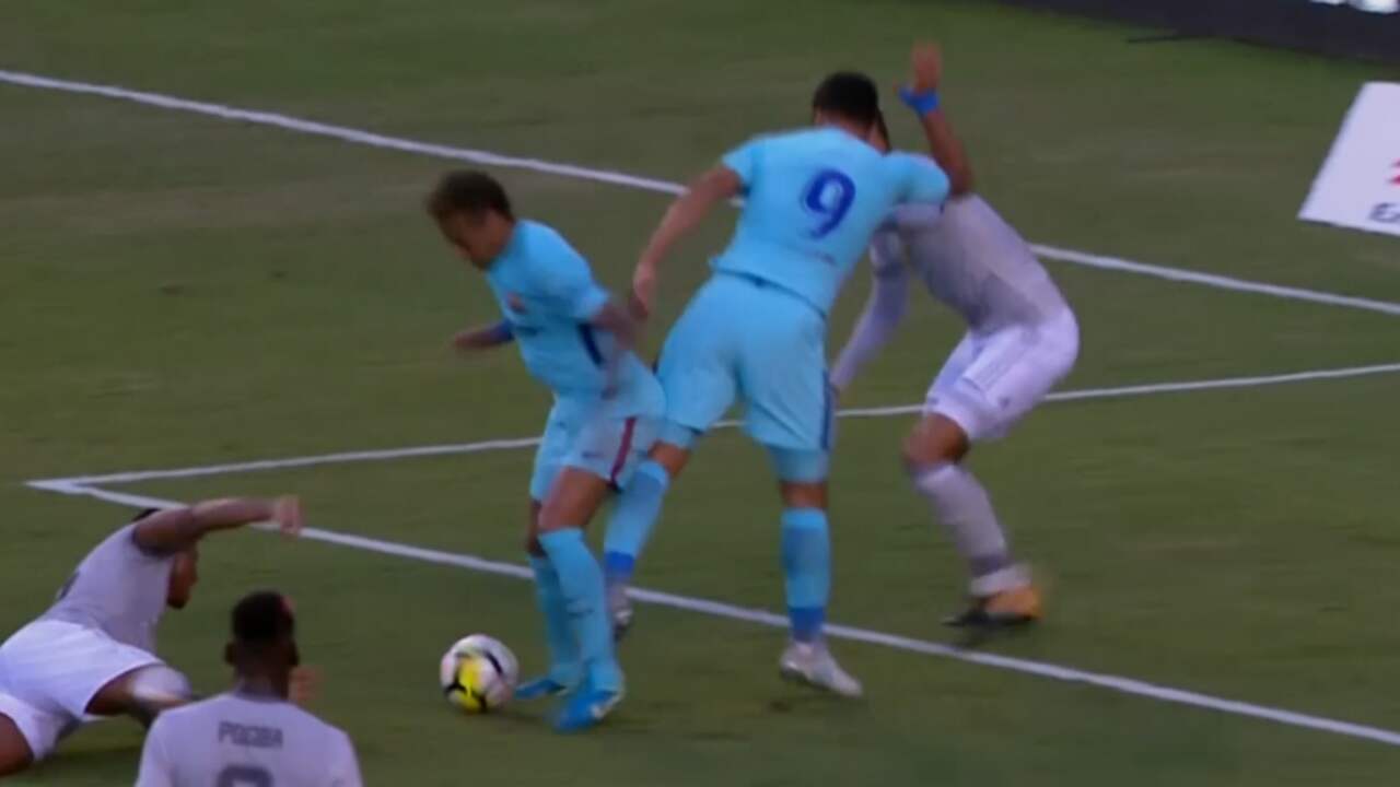 Beeld uit video: Neymar schiet Barcelona langs Manchester United in oefenwedstrijd
