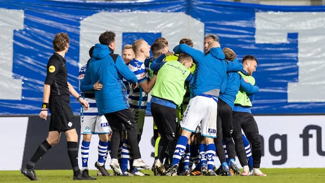 De Graafschap viert de 2-2 van Jesse Schuurman diep in blessuretijd.