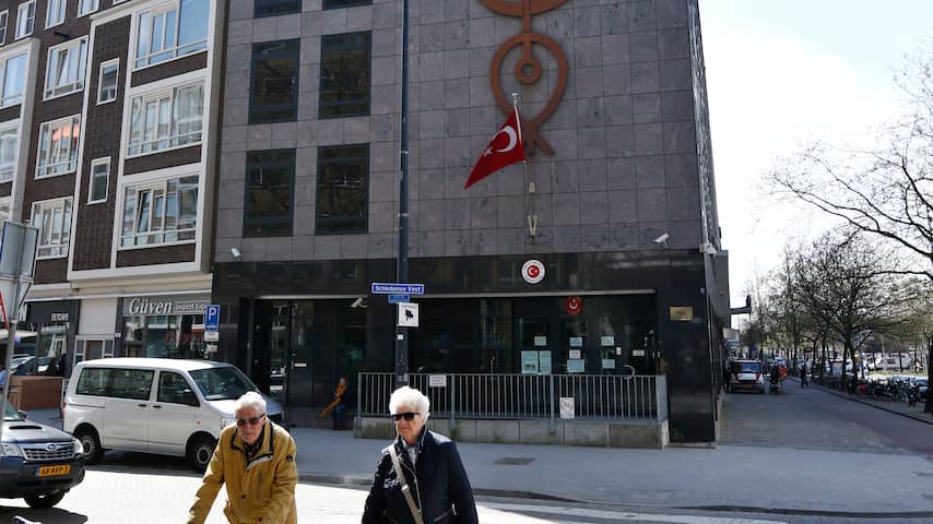Vier mannen opgepakt voor plannen aanslag op Turks consulaat in Rotterdam