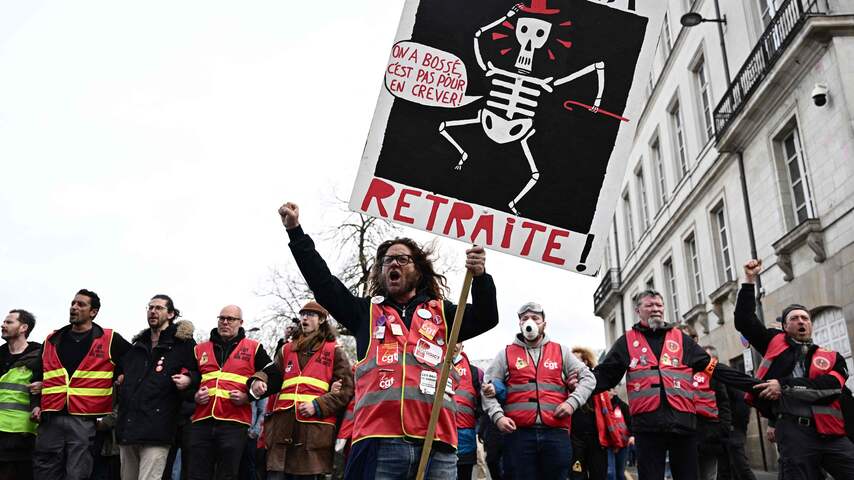 Enorme stakingsdag in Frankrijk van start: onderwijs en vliegverkeer ontregeld