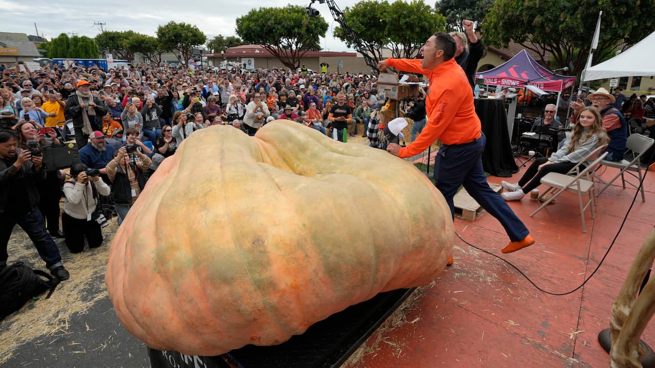 Horticulture Teacher from Minnesota Breaks World Record for Heaviest Pumpkin – Oct 10, 2023 Update