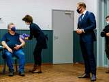 Nederlanders jonger dan zestig krijgen definitief geen AstraZeneca-vaccin meer