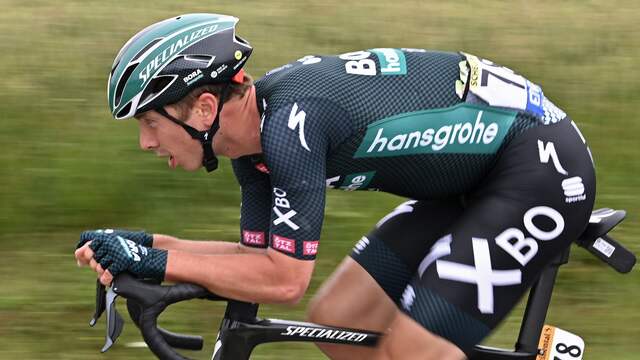 Ide Schelling ging op 80 kilometer van de streep solo en bleef zo'n 50 kilometer alleen vooruit.