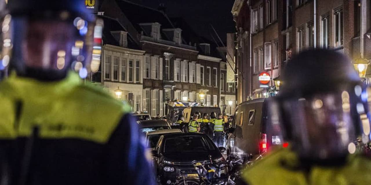 Politie pakt 34 supporters van FC Utrecht op voor verstoring openbare orde