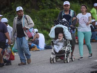 VS stuurt troepen naar grens met Mexico wegens migrantenkaravaan