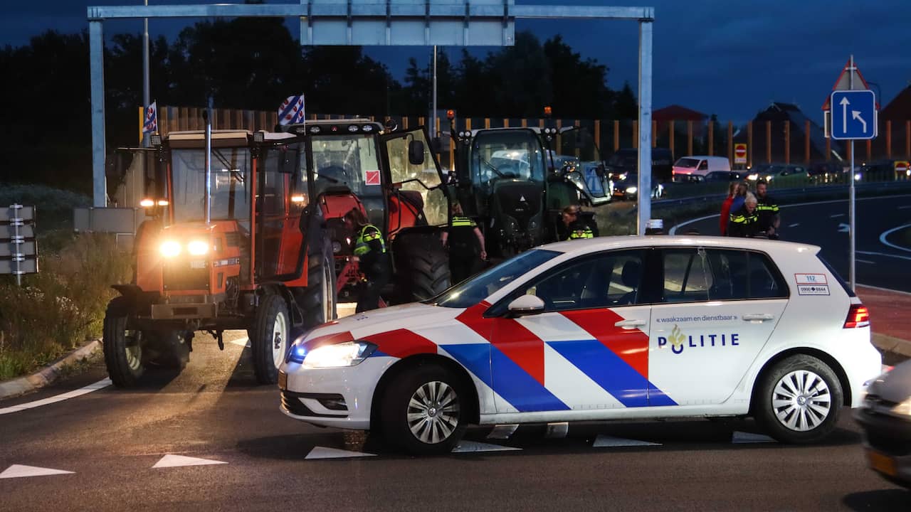 Action on A37 Hoogeveen ended, road is clear again after protest |  NOW