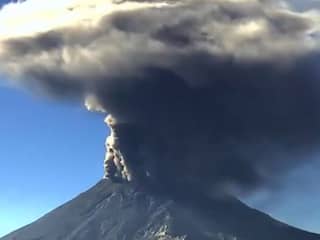 Timelapse toont rookuitbarsting vulkaan Popocatépetl