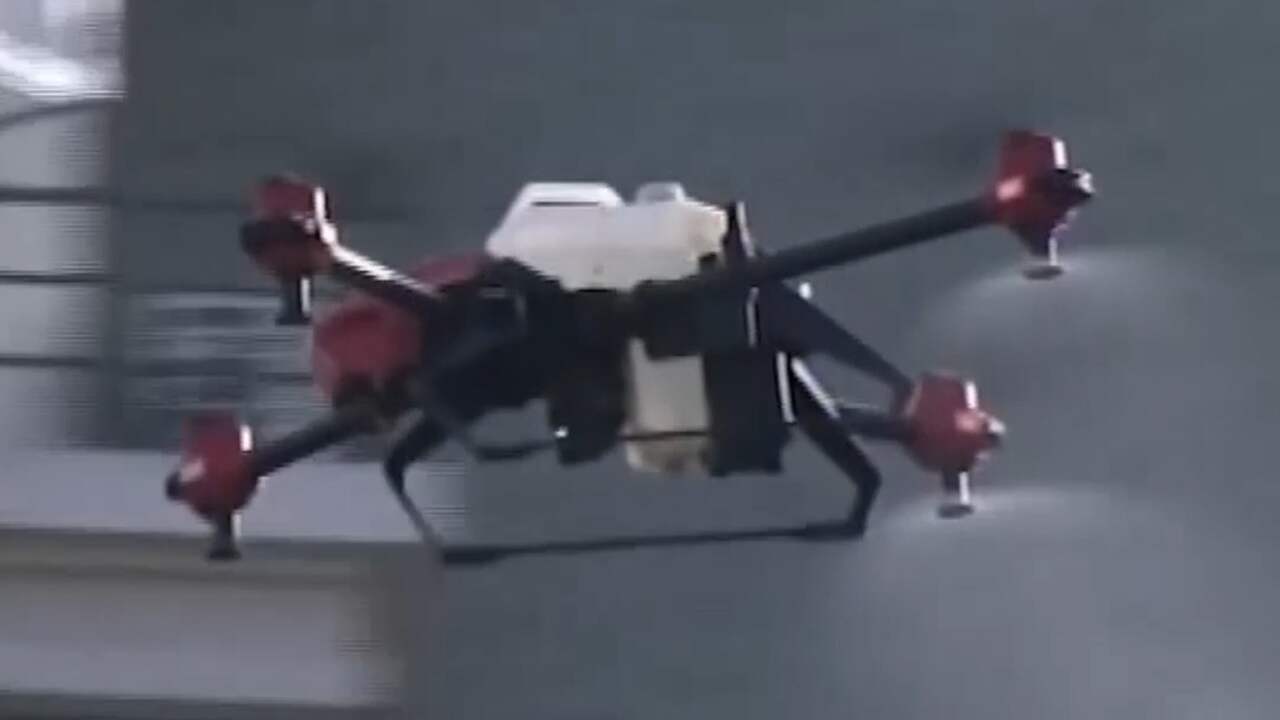Drone besproeit Chinese stad met ontsmettingsmiddel