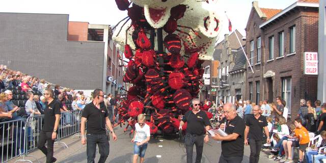 Stichting Bloemencorso Zundert houdt 'banenmarkt'