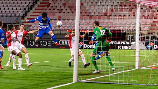 Yuta Nakayama maakt de 3-2.