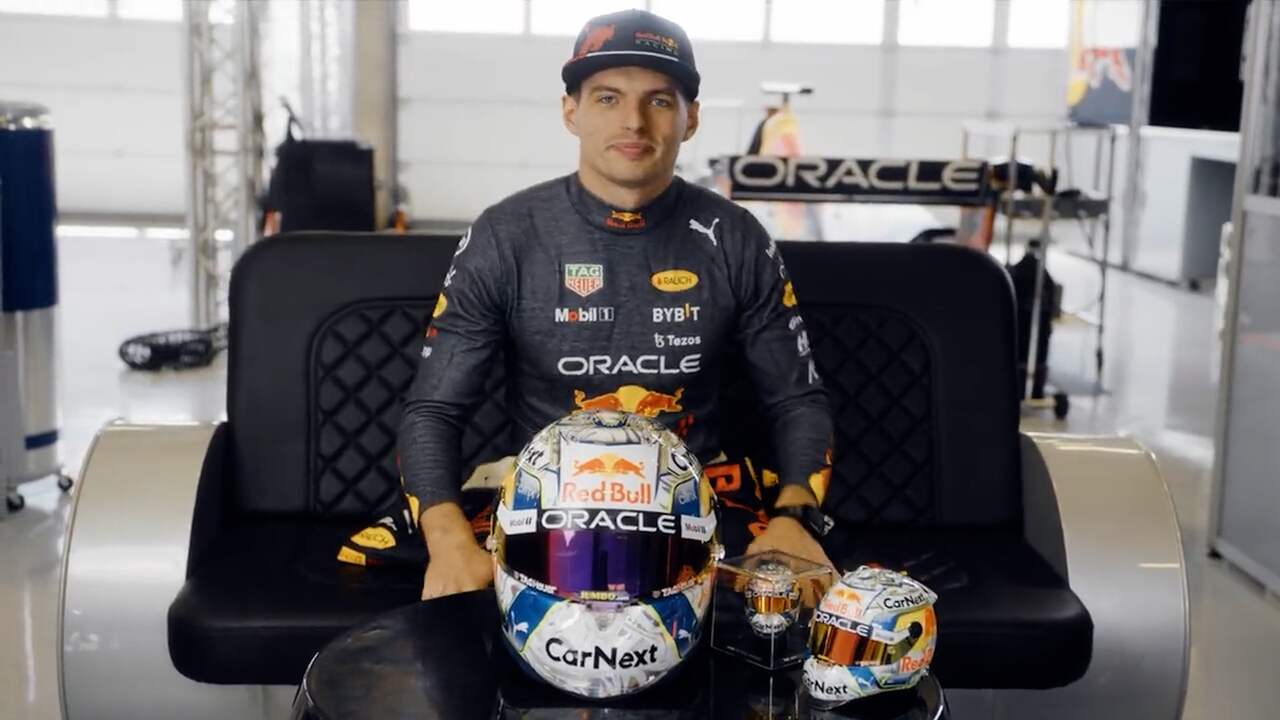 Beeld uit video: Verstappen onthult nieuwe helm voor Grand Prix van Oostenrijk