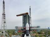 India lanceert eerste maanlander en begint succesvol aan missie