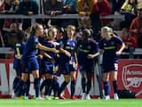 Ajax Vrouwen speelt dankzij late goal gelijk tegen Arsenal in voorronde CL