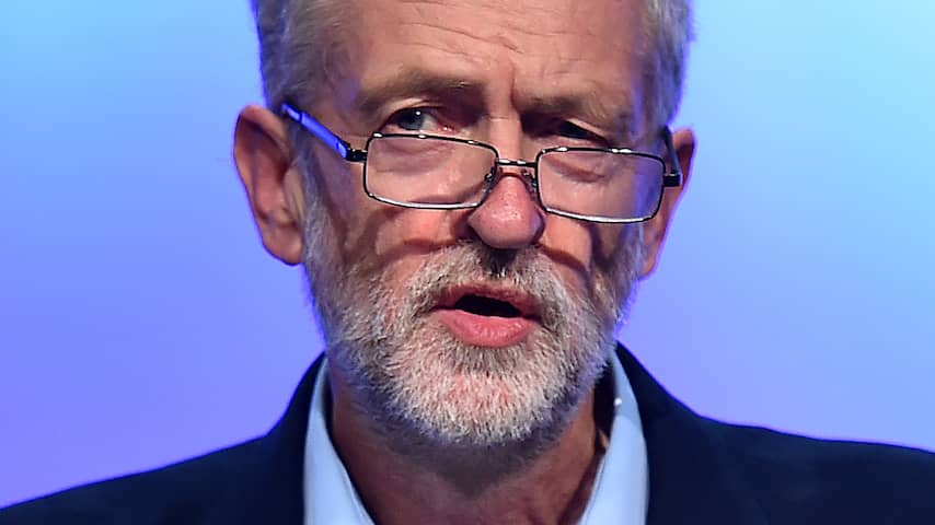 Crisis bij Brits schaduwkabinet om 'gebrek aan leiderschap' Corbyn