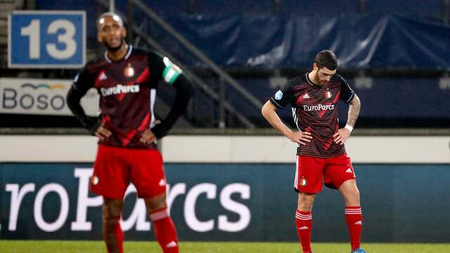De Feyenoorders balen van de nederlaag in Friesland.
