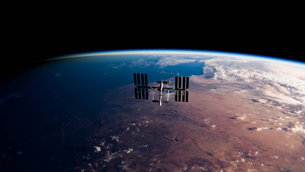 La Stazione Spaziale Internazionale elude i detriti spaziali da un test missilistico russo |  Attualmente