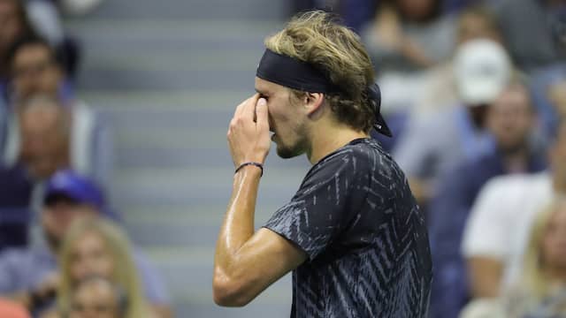 De Duitser Zverev wist nog twee sets te winnen van Djokovic, maar bleek uiteindelijk te zwak tegen de nummer één van de wereld.