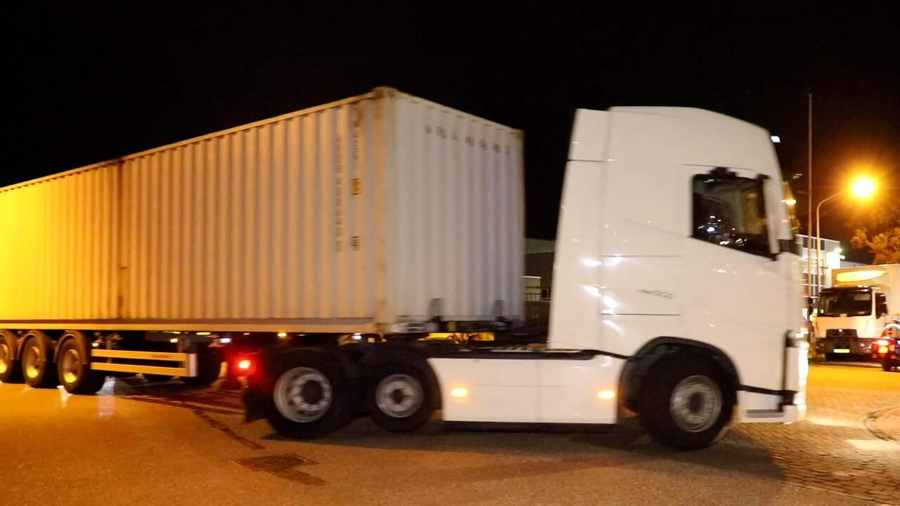 Beeld uit video: DNB transporteert 200 ton goud in vrachtwagens naar Haarlem