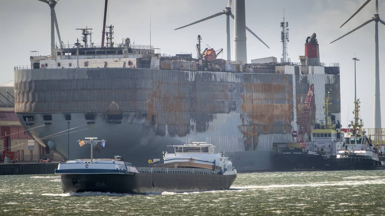 Update: Cars from Burned-Out Fremantle Highway Freight Ship Disembarked and Washed Onboard