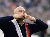 Slot geniet na nat pak van titel met Feyenoord: 'Was niet de leukste thuis'