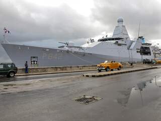 Marine onderschept bij Aruba boot met 900 kilo cocaïne aan boord