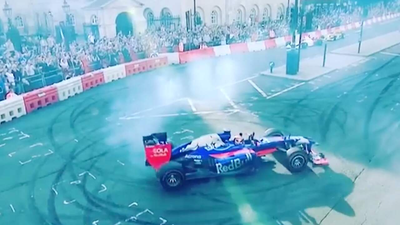 F1-coureurs racen in centrum Londen voorafgaand aan GP Silverstone