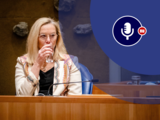 Verdachte fakkelincident Sigrid Kaag voor de rechter | Theaters omgebouwd tot kapsalons