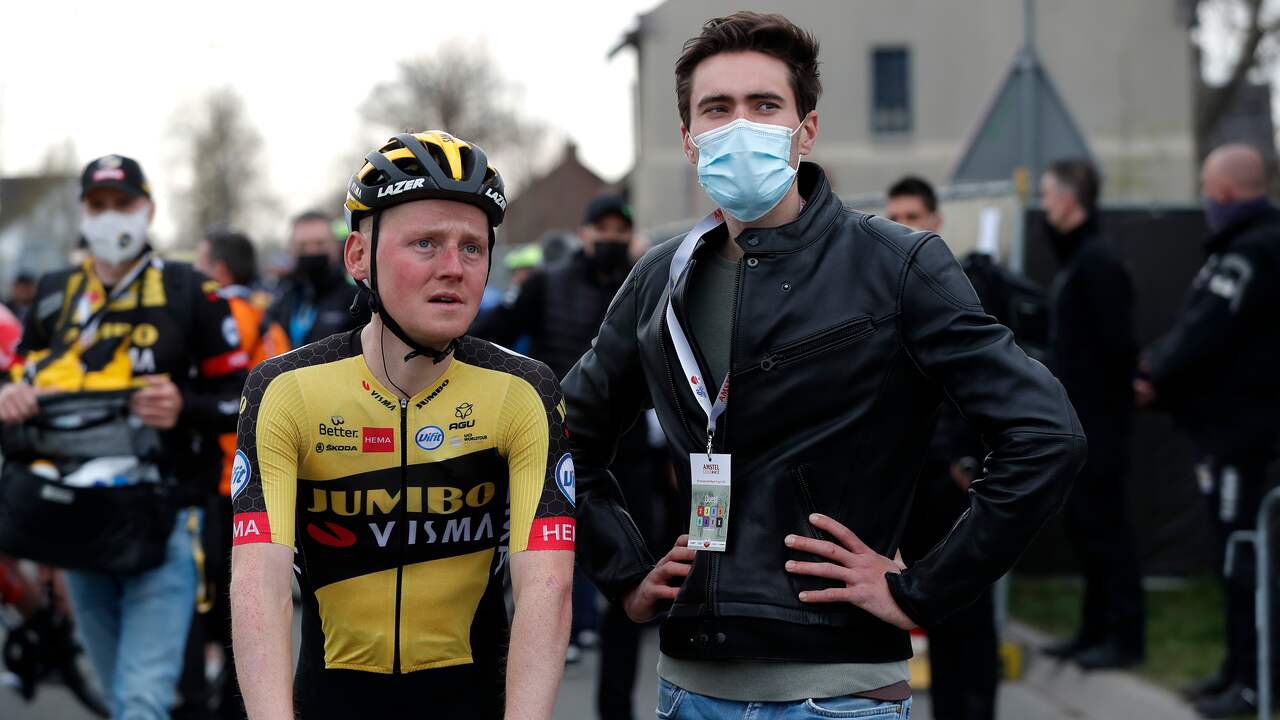 Tom Dumoulin als toeschouwer vorig jaar bij de Amstel Gold Race.