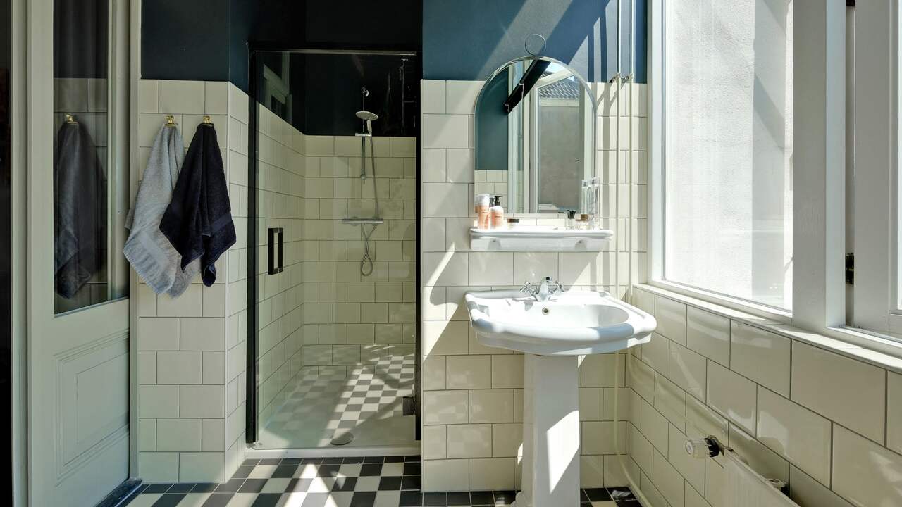 Makkelijk te begrijpen Kampioenschap Reorganiseren Zelf je badkamer bij elkaar scharrelen doe je zo | Wonen | NU.nl