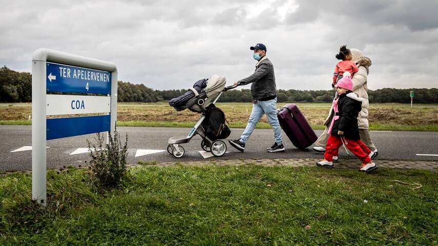 Verhuizing vluchtelingen uit overvol Ter Apel naar Utrecht met minimaal één dag uitgesteld