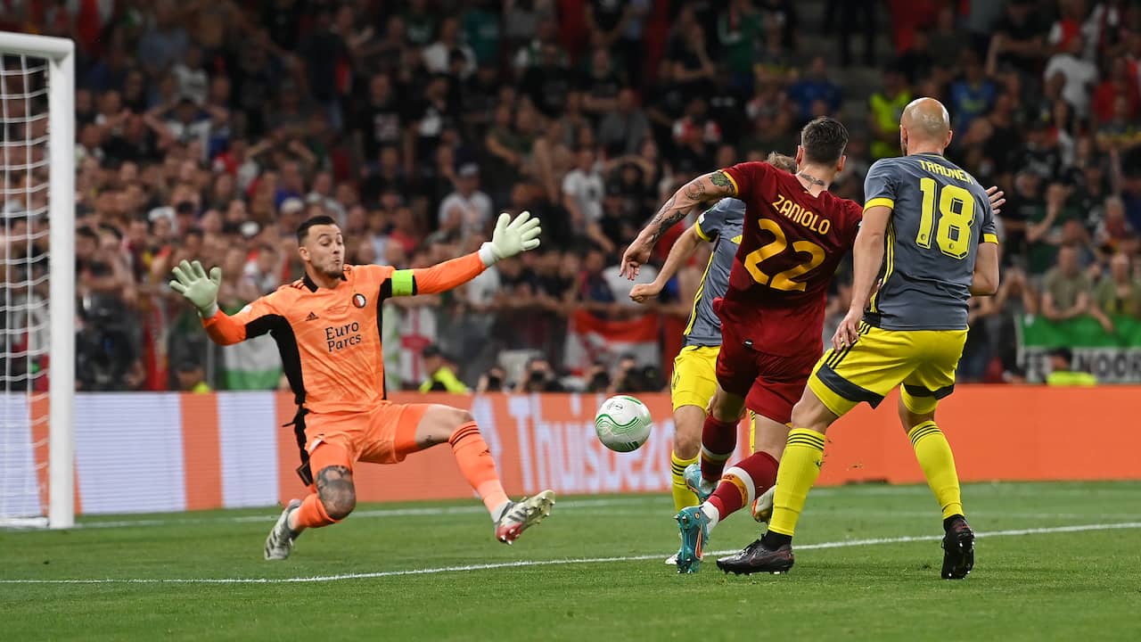 Beeld uit video: Zaniolo zet AS Roma op 1-0 in finale tegen Feyenoord
