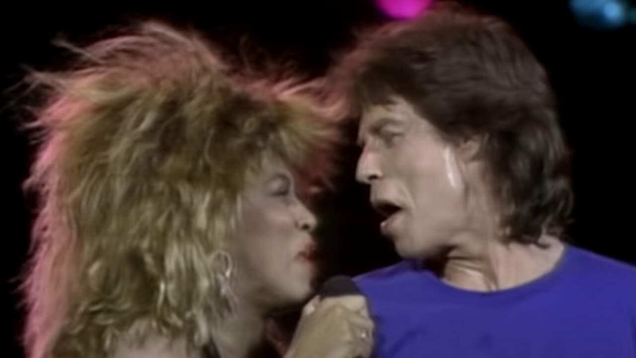 Beeld uit video: Tina Turner treedt op met Mick Jagger tijdens Live Aid